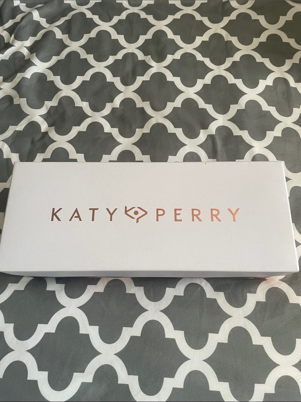 HTF Katie Perry Flats “ The Hollie Ballet “
Holiday inspired size 9 - Picture 6 of 7
